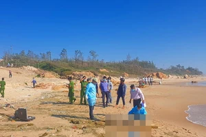 Một thi thể nam giới khoảng 30-35 tuổi trôi dạt vào bờ biển Bình Thuận