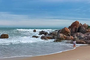 1 du khách bị sóng cuốn tử vong ở vùng biển Kê Gà, Bình Thuận