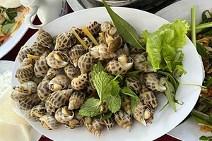 Nhà hàng nói gì về phụ thu 4,5 triệu đồng khi luộc 18kg hải sản?