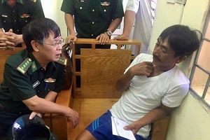 3 thuyền viên Bình Thuận về với gia đình, 1 người phải đi cấp cứu