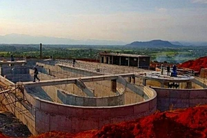 Bình Thuận: Yêu cầu giám sát ô nhiễm môi trường trang trại heo khủng trên đồi cao