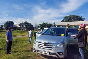 Vụ nhóm nam nữ phê ma túy trong xe Innova: Có dấu hiệu bỏ lọt hành vi phạm tội