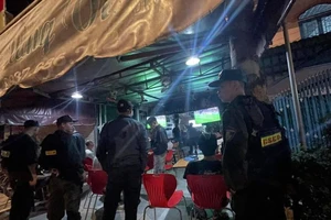 Công an khuyến cáo 1 nhóm chuyên dụ dỗ đại gia sập bẫy cờ bạc bịp