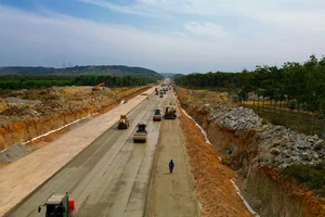 Bình Thuận: Trước tết phải sửa chữa đường dân sinh hư hỏng do thi công cao tốc 