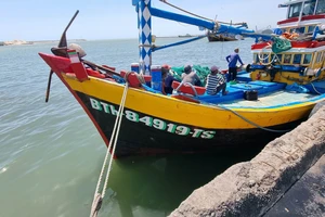 Một thuyền viên tử vong do đứt dây kéo lưới đánh cá trên biển 