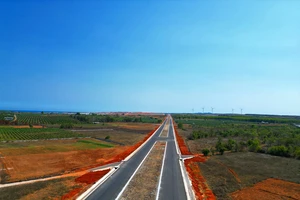 Thủ tướng: 3 tuyến cao tốc Bắc - Nam thông xe vào dịp 30-4