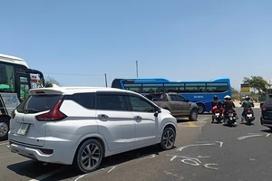 Tài xế rối với 'biển báo giao thông' ở nút giao cao tốc Phan Thiết-Dầu Giây và QL1A