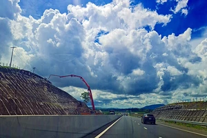 Vì sao cao tốc Vĩnh Hảo - Phan Thiết và Phan Thiết - Dầu Giây chậm hoàn thiện?