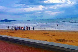 Tìm thấy thi thể nam sinh lớp 11 mất tích trên biển Bình Thuận