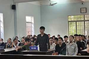 Phạt tù 13 thanh niên nổ súng trả thù cho bạn