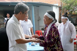 Bình Thuận chia buồn ba gia đình nạn nhân tử vong tại công trình tòa nhà 7 tầng