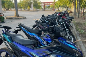 Hàng chục thanh thiếu niên bị tạm giữ do tụ tập nẹt pô, rú ga trên QL1A