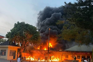 Vụ cháy 232 mô tô tang vật ở Bình Thuận là do 1 công an bất cẩn vứt tàn thuốc