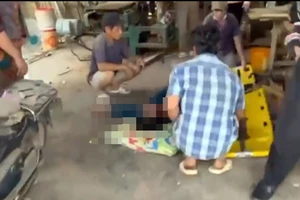 Ngã từ giàn giáo xuống đất, một thợ hồ tử vong 