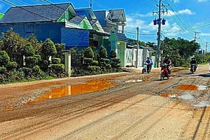 Bộ GTVT trả lời về các tuyến đường dân sinh hư hỏng do thi công cao tốc