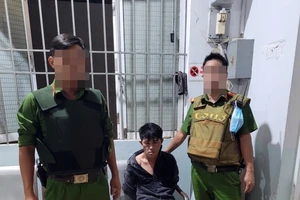 Bình Thuận: Vứt hộp kẹo ngậm giấu ma túy khi bị Cảnh sát 113 truy đuổi