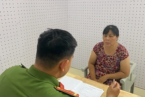Bình Thuận: Một phụ nữ ra đầu thú sau 1 tháng trốn truy nã