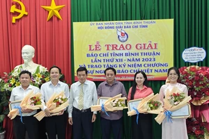 Báo Pháp Luật TPHCM đoạt giải A Giải Báo chí Bình Thuận lần thứ XII