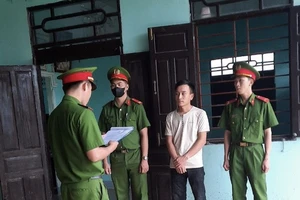 Thuê ô tô tự lái để cầm cố lấy tiền sang Campuchia đánh bạc 