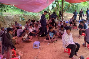 Triệt phá tụ điểm đá gà ăn tiền trong rừng giáp ranh Bình Thuận-Lâm Đồng