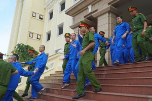 Ghen tuông hẹn nhau hỗn chiến bằng súng, 2 người thương vong