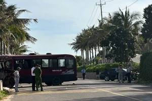 Trích xuất camera vụ ô tô khách và xe Camry va chạm làm 3 người bị thương