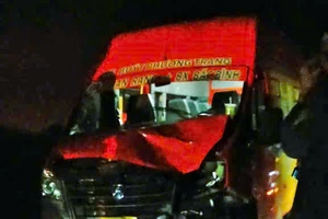 2 môtô đối đầu xe khách trên đường ven biển, 2 người tử vong tại chỗ