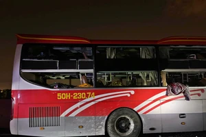 Xe khách tông xe bồn trên cao tốc Phan Thiết - Dầu Giây