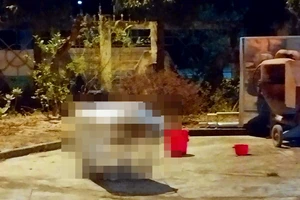 Tấn công 2 đồng nghiệp thương vong, hung thủ mang hung khí ra đầu thú