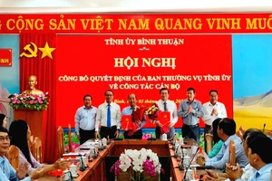 Tỉnh ủy Bình Thuận công bố các quyết định điều động cán bộ