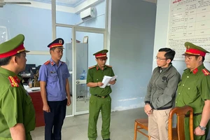 Tạm đình chỉ công tác thầy giáo xâm hại nữ sinh lớp 10 ở Bình Thuận