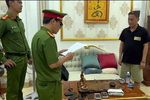 Bắt 'ông trùm' cho vay lãi nặng, đăng ảnh con nợ lên Facebook gây áp lực 