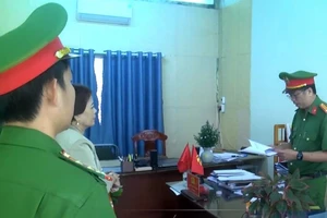 Xúc phạm thẩm phán trên mạng xã hội, 1 phụ nữ bị bắt