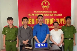 Đổi trụ rào lấy ma túy đá, 3 bị cáo lãnh 16 năm tù giam