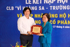 CLB 'Vì Hoàng Sa-Trường Sa' gieo mầm yêu thương từ đất liền đến biển đảo