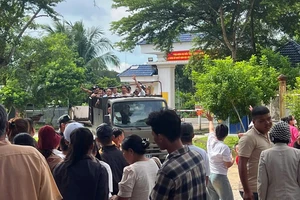 Xúc động ngày trở về của 552 phạm nhân từ Trại giam Z30D