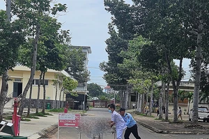 Một người bịt mắt nhảy lầu tại Bệnh viện Đa khoa Bình Thuận