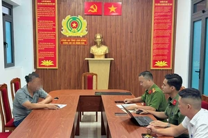 Lấy tài khoản Facebook của vợ đăng thông báo chốt CSGT