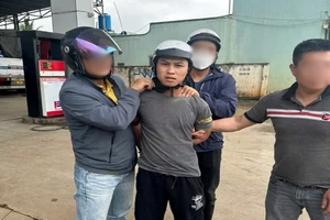 Bắt giữ kẻ xâm hại bạn nhậu sau 20 giờ gây án