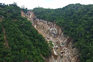 Công ty Trang trại Việt vẫn chưa tháo cạn các hồ chứa nước trên núi Tân Lai