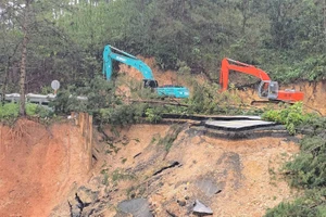 Đường tạm qua đèo Mimosa sẽ thông xe 2 làn trước ngày 30-11