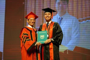 Cậu học trò quê Tánh Linh thành thủ khoa bác sĩ nội trú Đại học Y khoa Phạm Ngọc Thạch