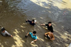 Cử tri Lâm Đồng: Vì sao các hồ chứa nước luôn xả lũ lúc nửa đêm?