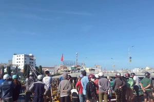 Điều tra nguyên nhân người phụ nữ tử vong dưới cầu Trần Hưng Đạo