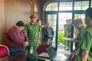 Phong tỏa tài sản của vợ chồng tổng giám đốc Tập đoàn Phúc Hoàng Nguyên