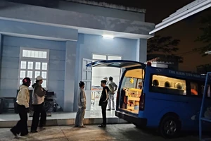 Hai nghi can vô cớ sát hại người ven sông Cà Ty đã ra đầu thú