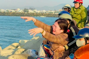 Một thuyền trưởng tử nạn tại cửa biển La Gi, dự án nạo vét vẫn dậm chân tại chỗ