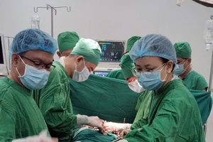 90 phút giành giật sự sống cho bệnh nhân thủng tâm nhĩ 2 cm ở BV tuyến tỉnh