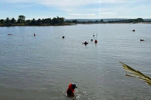 Trắng đêm tìm kiếm 2 thiếu niên mất tích giữa lòng hồ Cà Giang ngày Tết