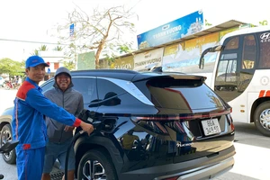 Lâm Đồng: Kêu gọi chia sẻ nguồn cung, lợi nhuận để giữ ổn định thị trường xăng dầu